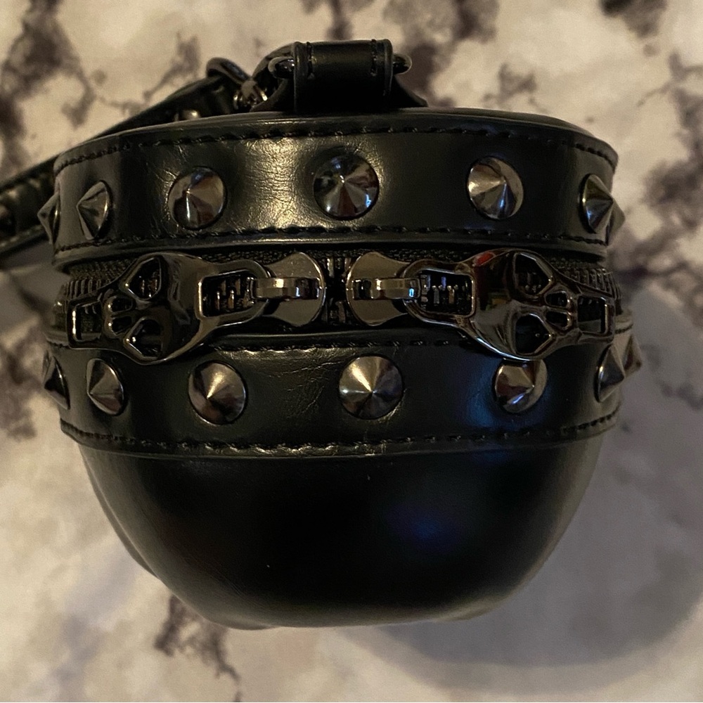 💀 Molded Skull Studded Evening Wristlet Belt Bag Pouch - Picture 6 of 9